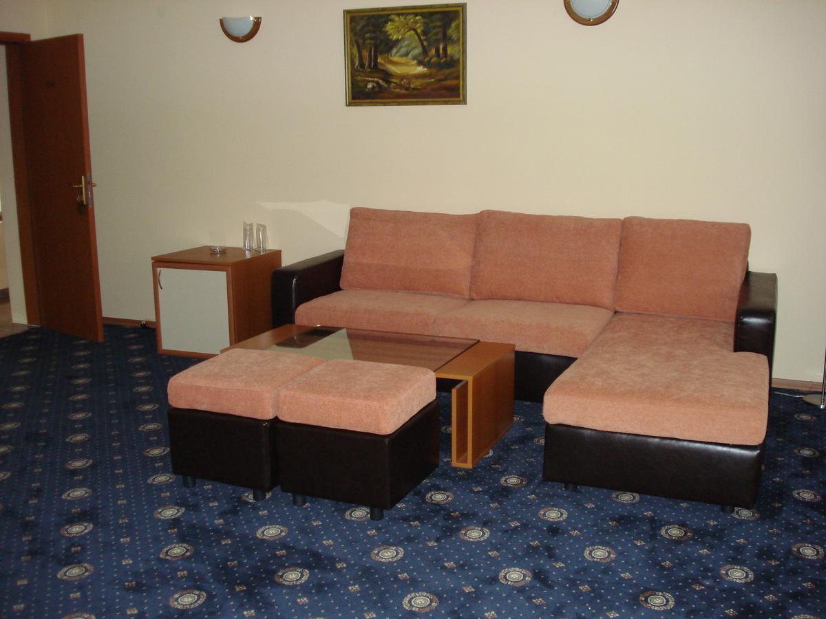 Kovanlika Hotel Razgrad Buitenkant foto