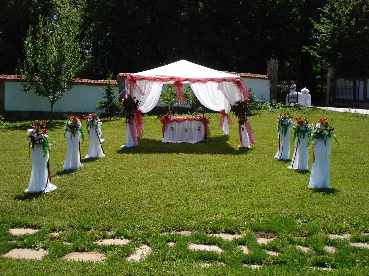 Kovanlika Hotel Razgrad Buitenkant foto