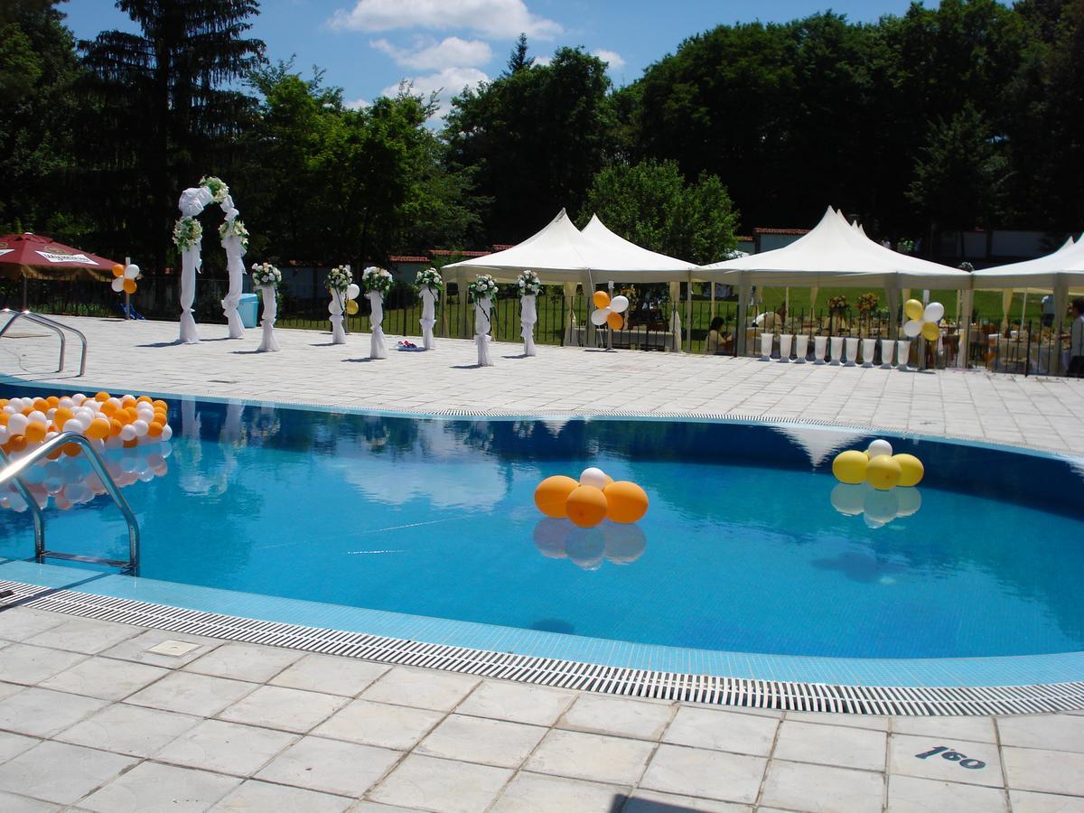 Kovanlika Hotel Razgrad Buitenkant foto